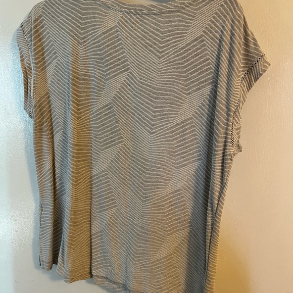 Rose + Olive textured shirt Large - Picture 3 of 5